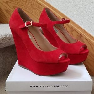 Steve Madden Whereto Suede Wedges